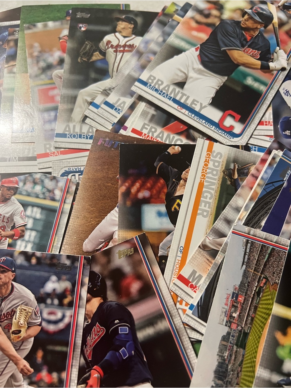 Assorted Baseball Trading Cards - Multi-Color Lot - Picture 3 of 8